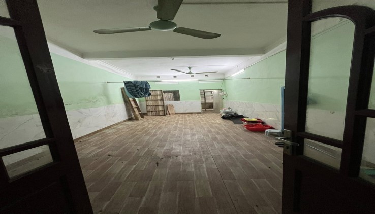 Cho thuê nhà Đê La Thành nhỏ 36m2, 2 tầng, 2 ngủ, 2 wc, 8 Triệu/th